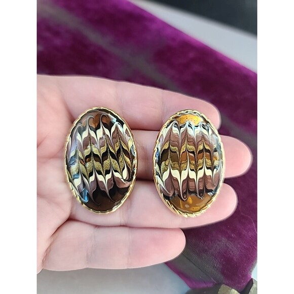 Vintage Oval Shaped Enamel Stud Earrings - Picture 6 of 10